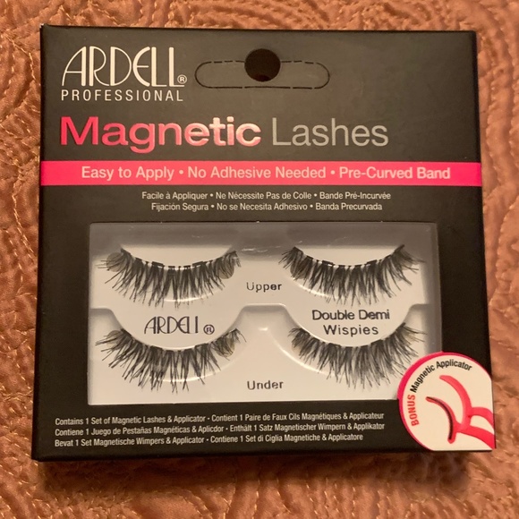 NWT Ardell Professional Set of 4 Magnetic Lashes Inc. Bonus Applicator - Picture 1 of 4